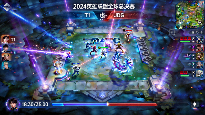 英雄联盟全球总决赛直播主画面，两支顶级战队正在激烈团战