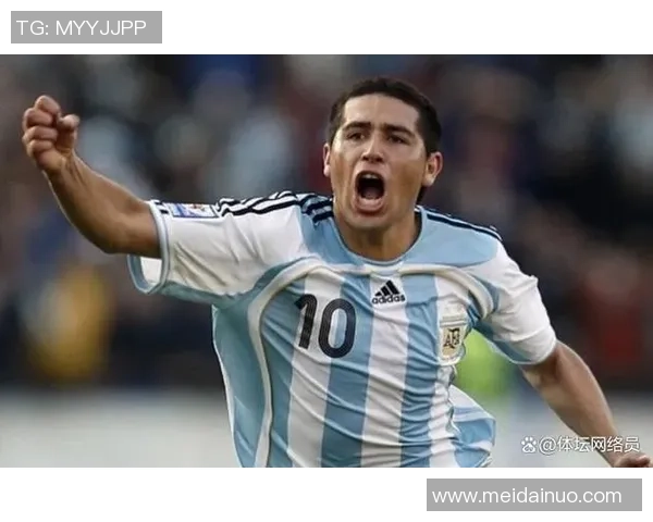 阿根廷足球巨星证件照曝光 展现独特魅力与球场气质